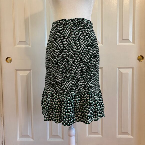 NWT Ann Taylor Black/Green/White Print Smocked Ruffled Hem Midi Skirt Size SP - Picture 1 of 7